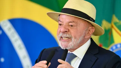 Lula da Silva va por la reelección: formaliza su candidatura en Brasil