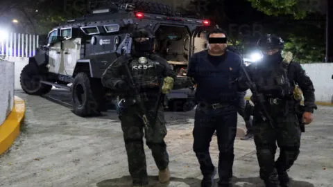 Dictan prisión preventiva a Ramón “N”, alias “R1”, y lo trasladan al Altiplano