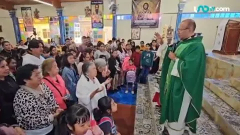Bendicen mochilas y útiles escolares por regreso a clases en Atlixco, Puebla