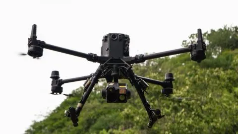 ¡De película! Potosino vuela en dron y alcanza 10 metros de altura; video se hace viral