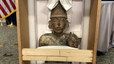 Tres piezas arqueológicas regresarán a México tras investigaciones en Nueva York