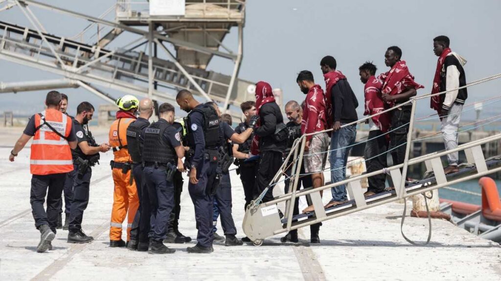 Rescatan a migrantes en Canal de la Mancha