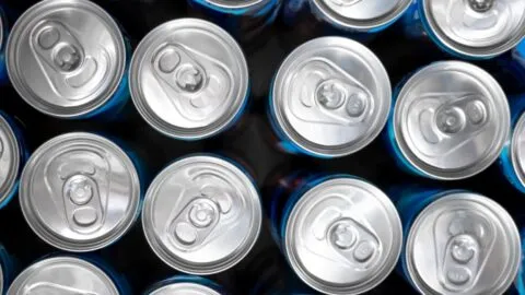 Se roban 50 mil latas de cerveza en California: qué se sabe