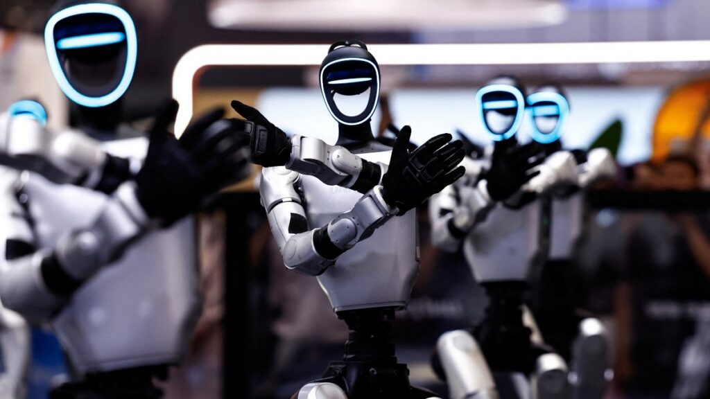 Robots hacen acrobacias y tocan el piano en abarrotada Conferencia Mundial de Robótica 2026