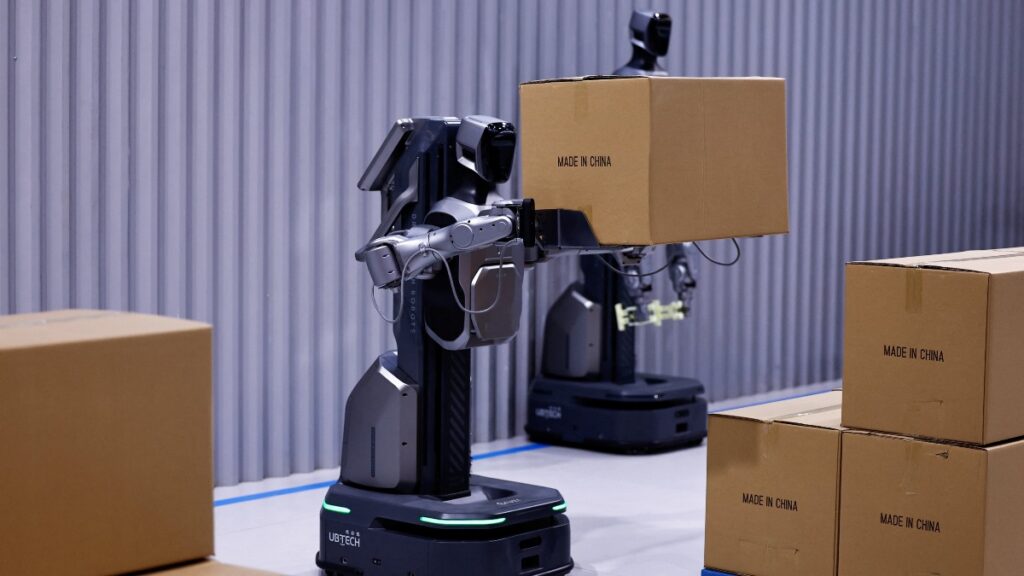 Robots hacen acrobacias y tocan el piano en abarrotada Conferencia Mundial de Robótica 2026