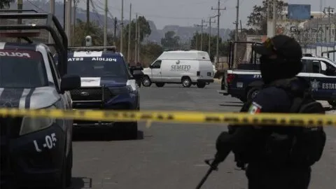 Denuncian a policías de San Andrés Cholula por disparar contra un vehículo para amedrentar a una pareja