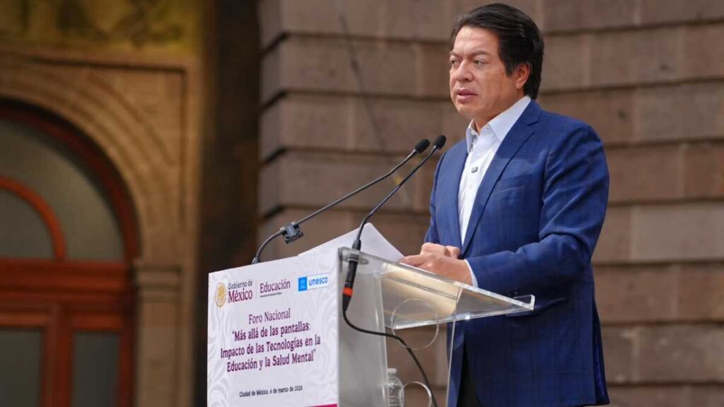 SEP realiza foros sobre uso de celulares y redes sociales