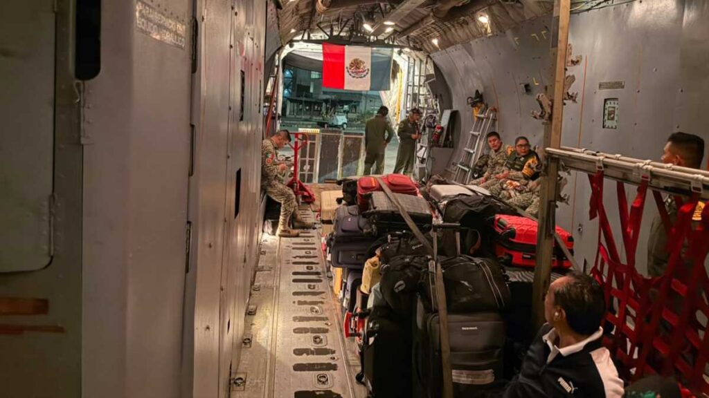 México repatria a 36 connacionales afectados por sismo en Colombia