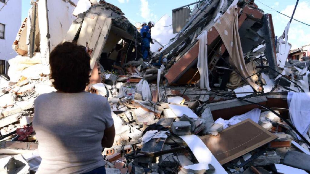 Suman 169 muertos por el terremoto de 7.4 en Colombia