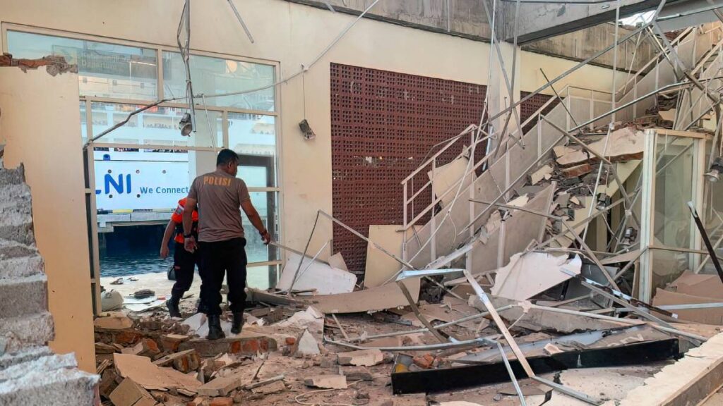 Indonesia registró un segundo terremoto de 6.9 tras el sismo de 7.7 que dejó al menos 38 muertos y miles de evacuados.