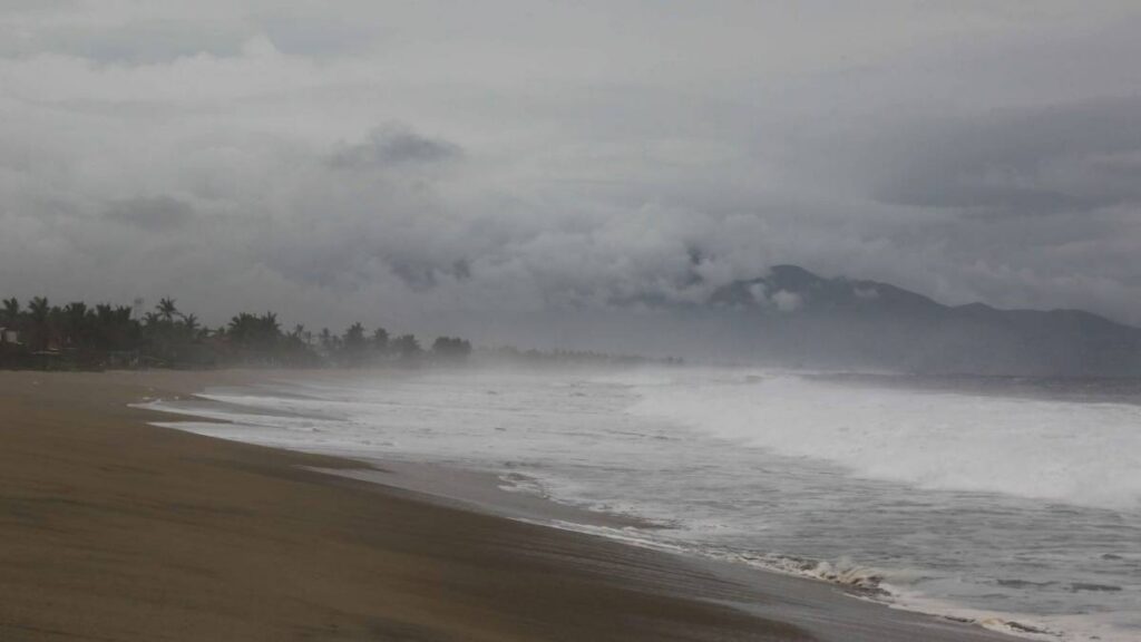 Hernán ya es tormenta tropical en el Pacífico. El SMN informó su ubicación, trayectoria y evolución durante los próximos días.
