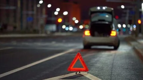 Tus derechos tras un accidente de auto tengas o no papeles: lo que la aseguradora no te dice