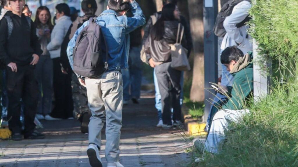 La Universidad de Guadalajara dio a conocer el calendario del ciclo escolar 2026-2027 para estudiantes y aspirantes.