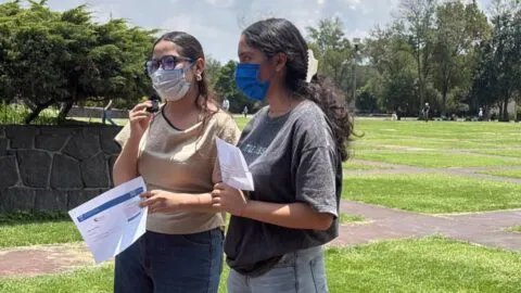 Aspirantes de la UNAM afirman haber sido excluidas del examen de control pese a obtener más de 100 aciertos