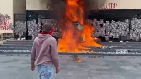 Normalistas de Mactumactzá marchan en Chiapas para exigir alto a investigaciones por presunta tortura en novatadas