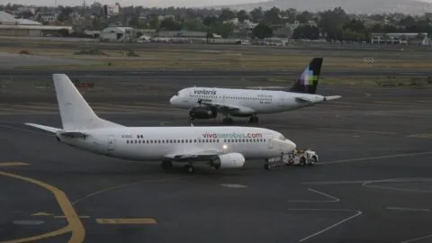 ASPA rechaza fusión entre Viva y Volaris; advierte caída de salarios de pilotos