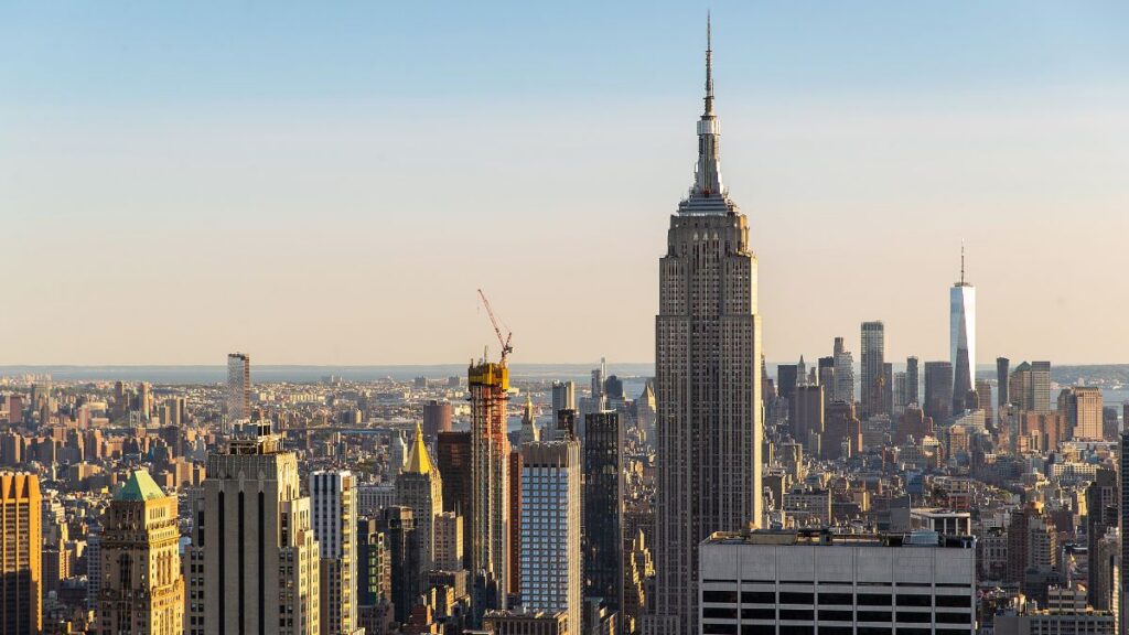 La renta promedio en Manhattan alcanzó un nuevo máximo, mientras Brooklyn también registró aumentos en varias categorías de apartamentos