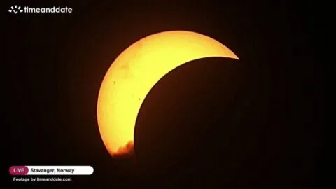 Ahora mismo: así se observa el eclipse solar de este miércoles 12 de agosto