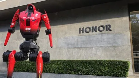 Corrimos contra Flash, el robot más rápido del mundo que ganó el medio maratón en menos de una hora