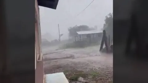 Tormenta deja sin techo a familias de Santiago Papasquiaro, Durango