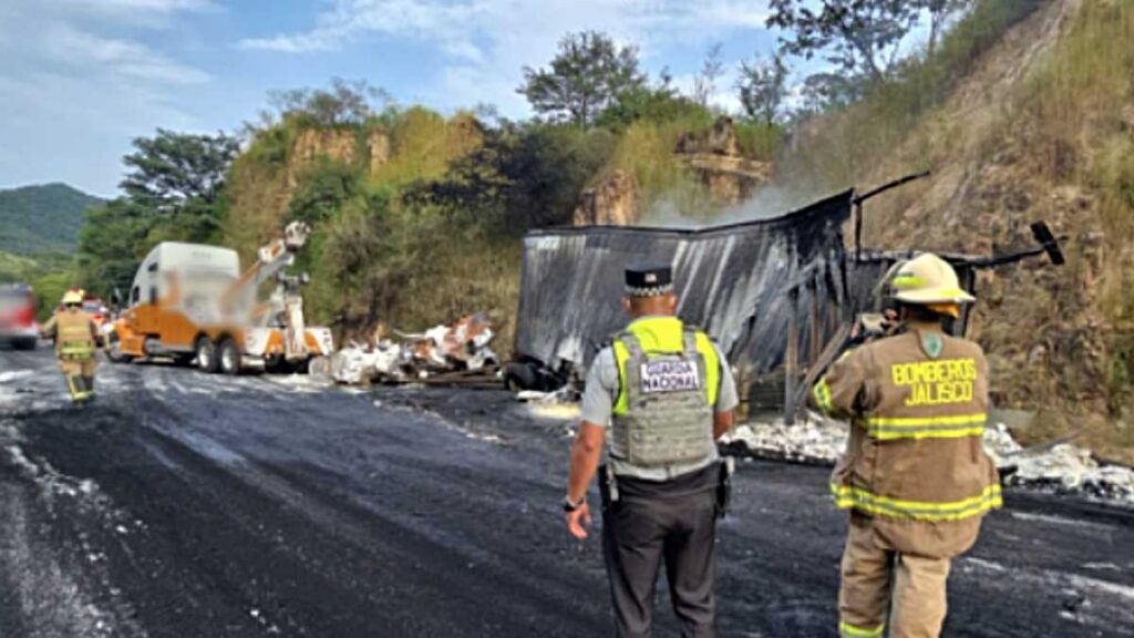 Accidente químico en carretera Guadalajara-Tepic