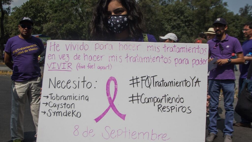 Agricultores y pacientes de fibrosis encabezan protestas en CDMX este 8 de septiembre