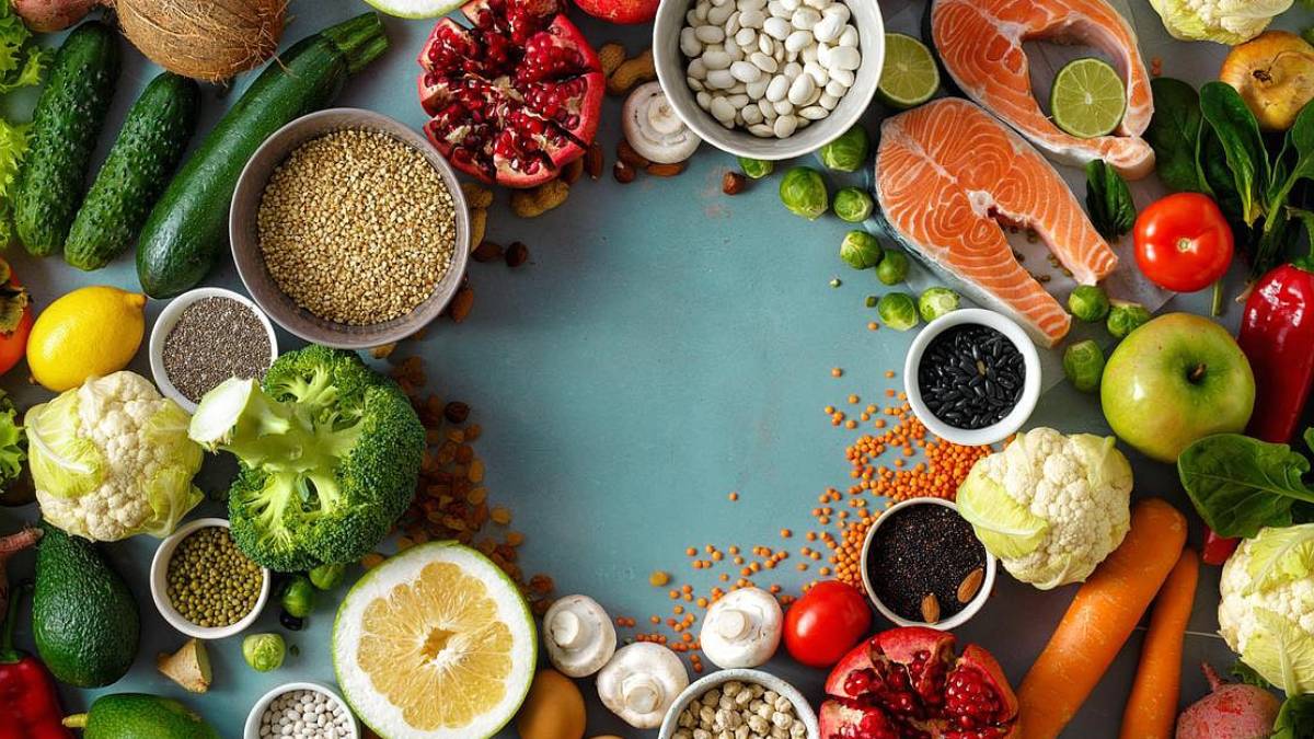 Comer alimentos saludables podría ayudar a retrasar el envejecimiento, según estudio