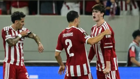 Armando “Hormiga” González debuta con gol en Europa League y Olympiacos gana 2-1