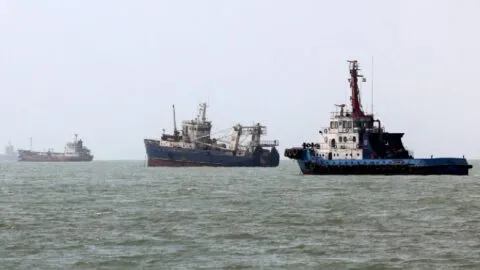 Lo último en Medio Oriente: Atacan a dos petroleros en el estrecho de Ormuz con proyectiles de origen “desconocido”