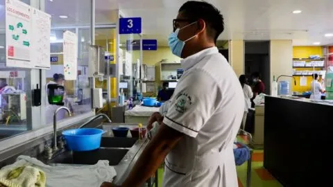 Mueren tres bebés en Centro Médico de Occidente; padres denuncian ante FGR presuntas negligencias e infecciones