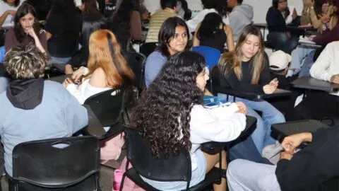 Beca de 6 mil pesos para mujeres universitarias en Quintana Roo: ¿cómo solicitarla?