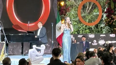 Belinda musicaliza la comida de los 300 líderes más influyentes de México y celebra su inclusión en la lista