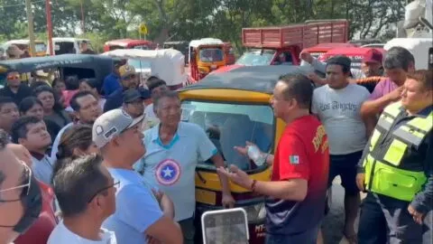 Ciudadanos bloquean estación de bomberos de Juchitán y retienen a funcionarios