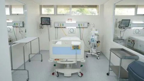 Brote de gastroenteritis en el Hospital General: 15 médicos siguen hospitalizados, 8 recibieron el alta