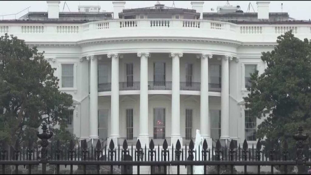 CNN se pronuncia por veto de la Casa Blanca
