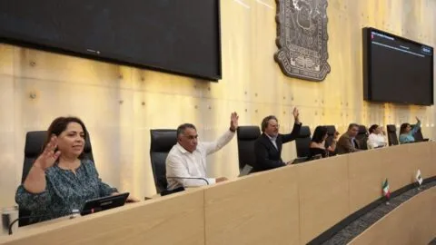 Congreso de Puebla desaparece 3 ayuntamientos por crisis políticas; concejos toman su control