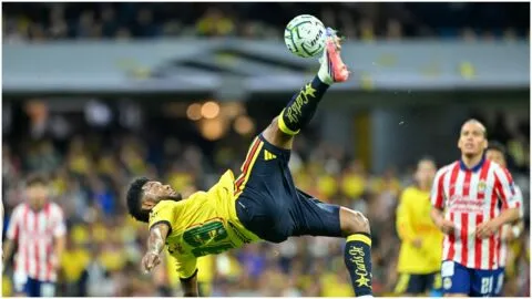 ¡Partidazo en el Estadio Azteca! América y Chivas regalan un Clásico Nacional enmarcado con una chilena histórica