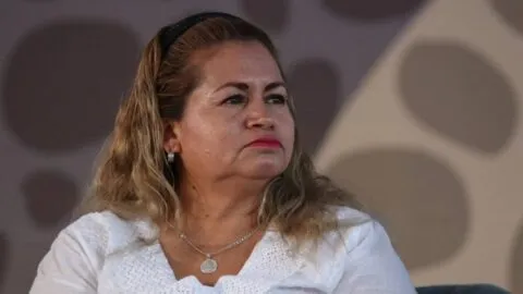 Ceci Flores pide atender a madres buscadoras que permanecen frente a la FGR: “¿Qué les cuesta recibirlas?”