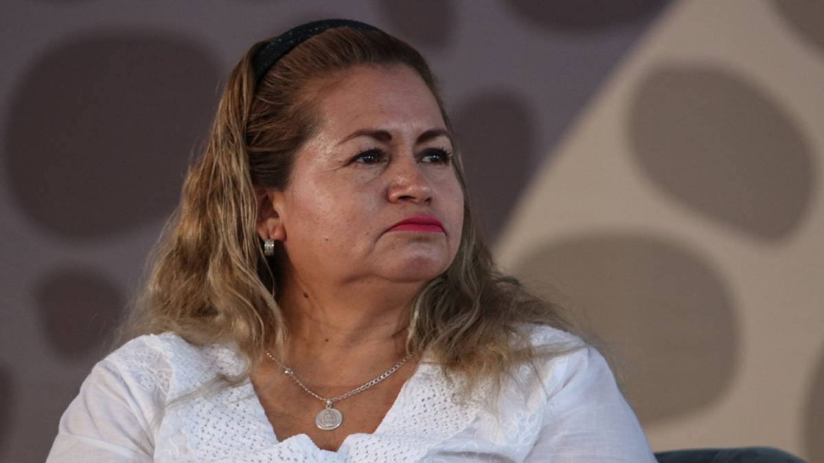 Ceci Flores y su hija reciben certificación para la búsqueda de personas desaparecidas