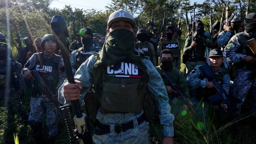 Van por 8 "grupos narcoterroristas" mexicanos.