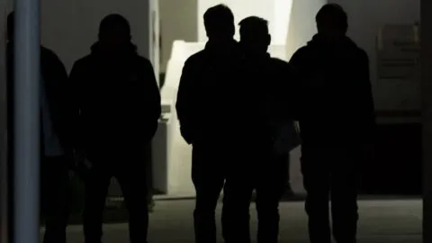 EE. UU. ha mandado a 2 mil 900 mexicanos deportados a Centroamérica; Sheinbaum rechaza medida