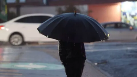 Lluvia y granizo azotan CDMX; activan alerta amarilla en las 16 alcaldías