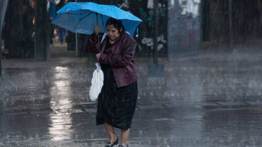 Alerta amarilla en la mitad de la CDMX por lluvias.