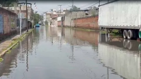 Unidad habitacional Niños Héroes, afectada por inundaciones en Cuautitlán Izcalli; suspenden clases