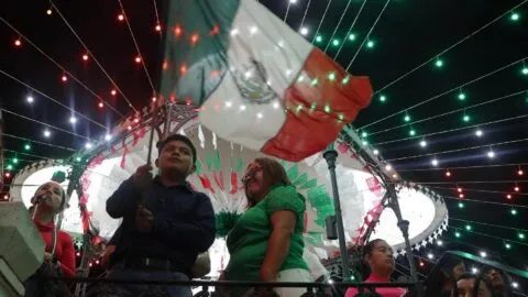 Del protocolo a las risas: momentos cómicos durante los Gritos de Independencia en estados