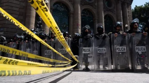 Detienen a mujer que arrolló a motociclistas en Tacubaya; uno murió