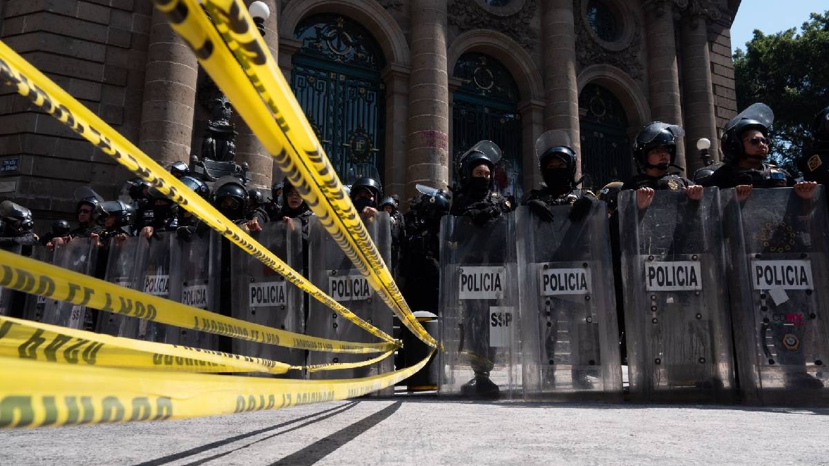 Detienen a mujer que arrolló a motociclistas en Tacubaya; uno murió