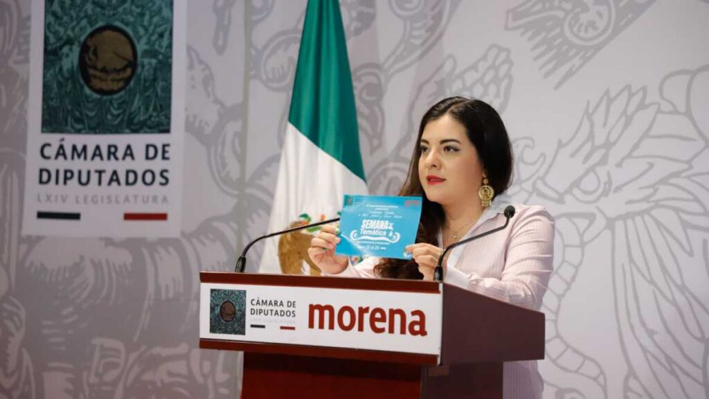 Diputada de Morena menciona a opositores y expresidentes antes de decir “que mueran los traidores a la patria”