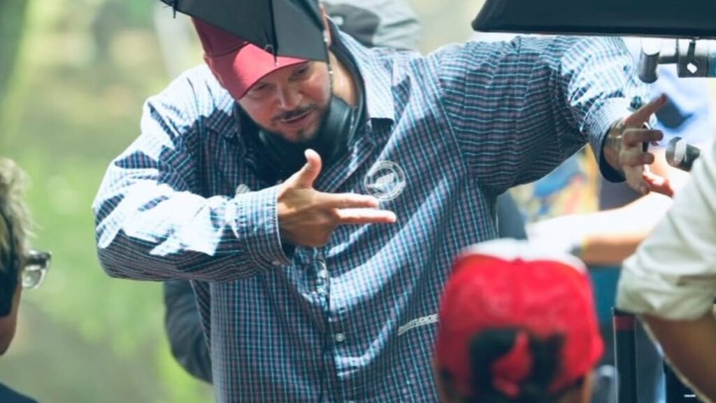 Residente trabajando en la grabación de su película "Porto Rico" como director