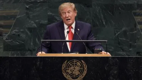 Trump firma acuerdo de seguridad con Groenlandia y Dinamarca; EE.UU. instalará dos bases militares